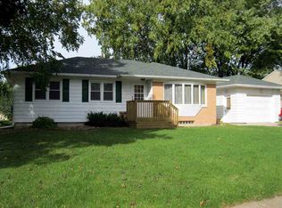 454 Hopkins St, Jesup, IA 50648