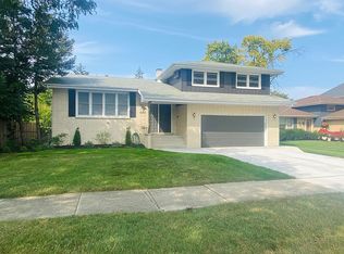 10332 S Linus Ln, Oak Lawn, IL 60453