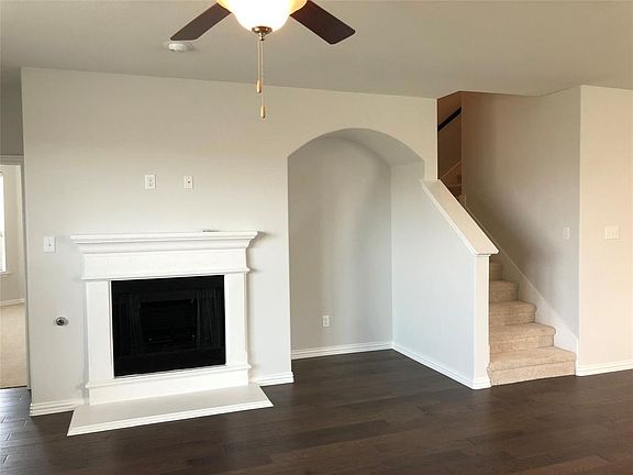 3rd image of 1408 Heather Ln