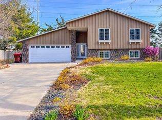 8545 72nd St S, Cottage Grove, MN 55016