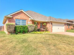 2501 SE 10th Ct, Moore, OK 73160
