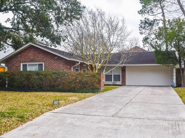 5437 Schumacher Ln — Photo 2