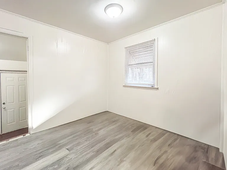 305 S 9th Ave — Photo 4