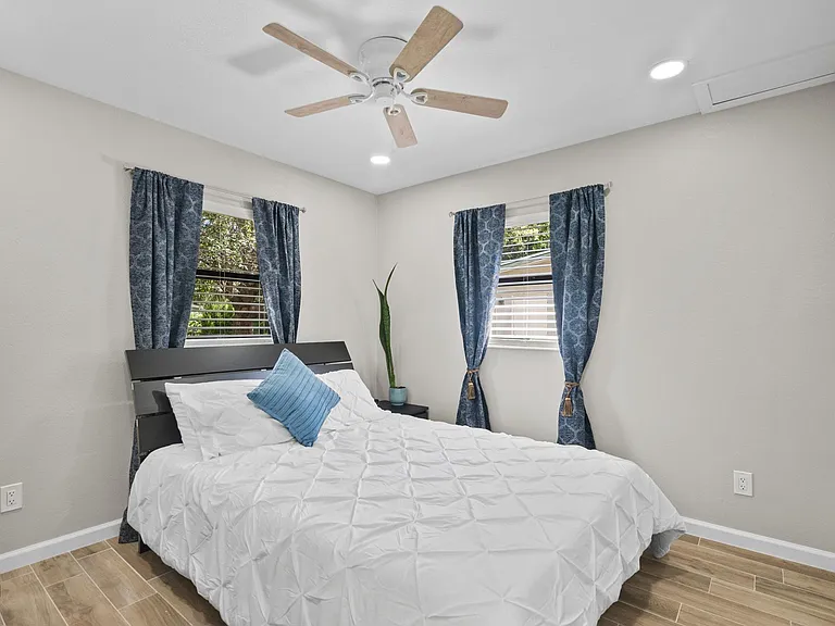 7806 Belmont Ave — Photo 20