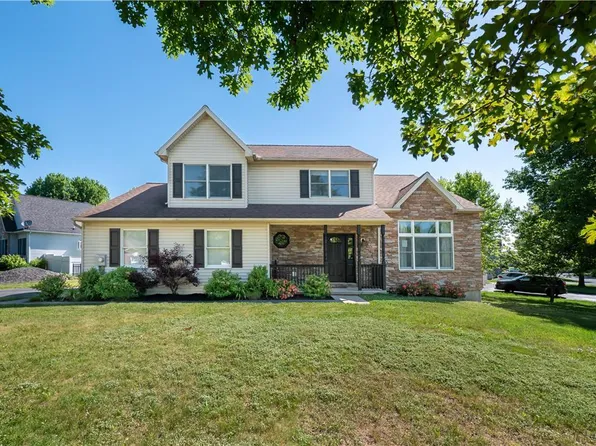 2255 Stone Bridge Ln, Easton, PA 18040