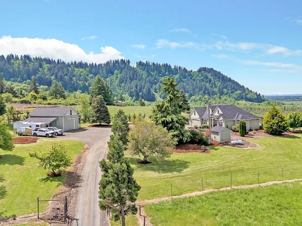 33496 Mount Tom Dr, Harrisburg, OR 97446