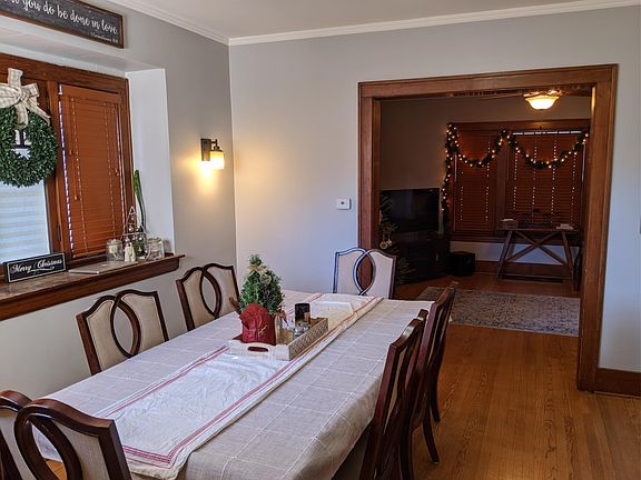 Good sized dining room off of living room
