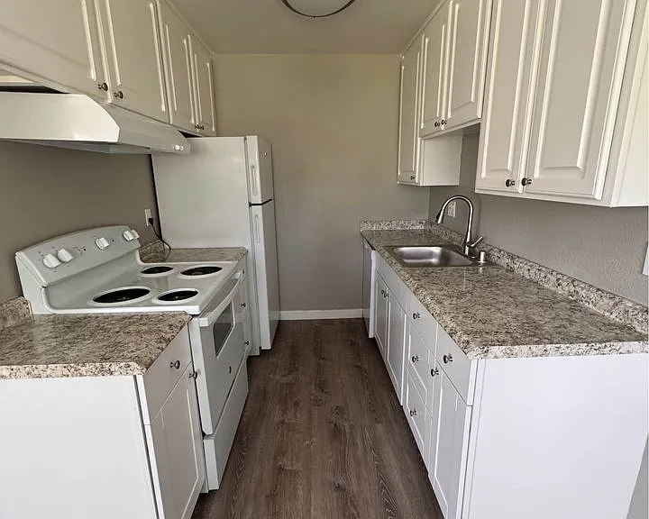 Aspen Meadows — Photo 20