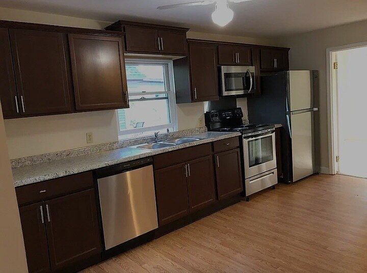 1st image of 27 Fremont St #2