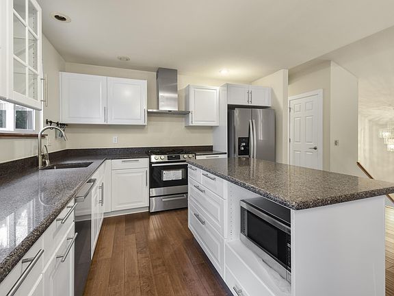 4th image of 10615 126th Ave NE