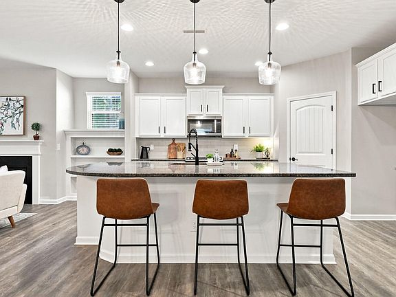 4th image of 308 Everly Mist Way
