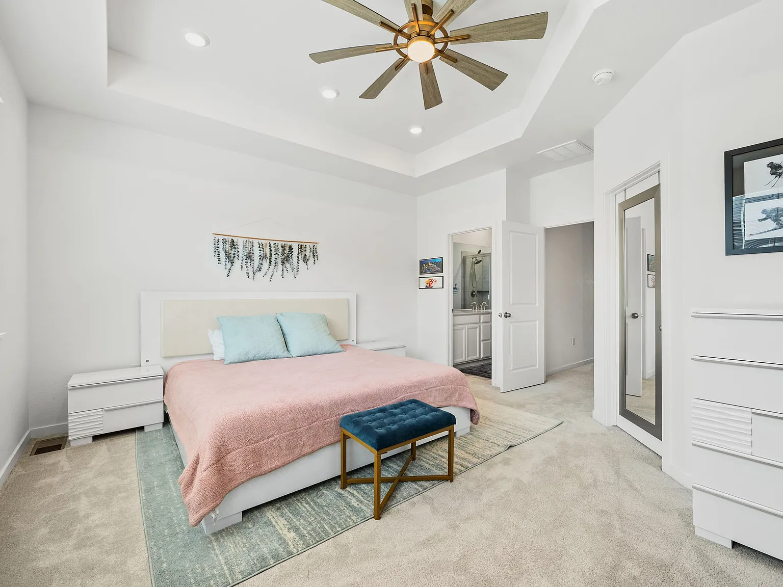 2 bed, 1152 sqft, $3,000 — Photo 1