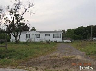 3001 Greenfield Dr, Effingham, SC 29541