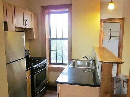 Rented by Skyline Group Real Estate | media 17
