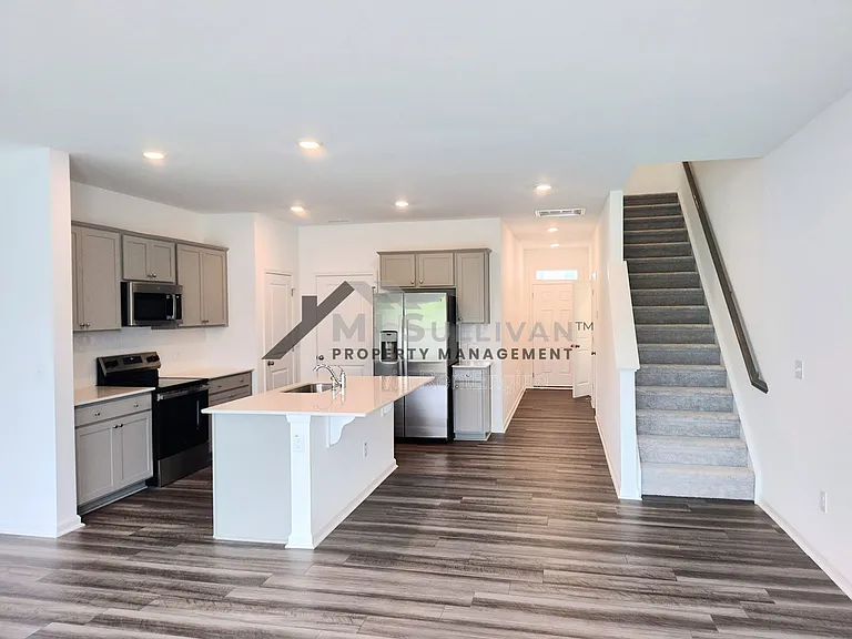 875 Pilot St — Photo 6