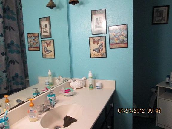 4th image of 205 Royal Field Dr