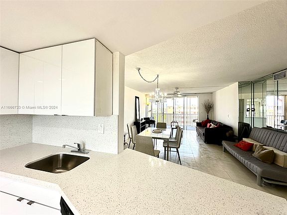 4th image of 1770 NE 191st St #77