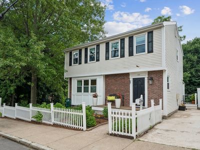 136 Weld St, West Roxbury, MA, 02132
