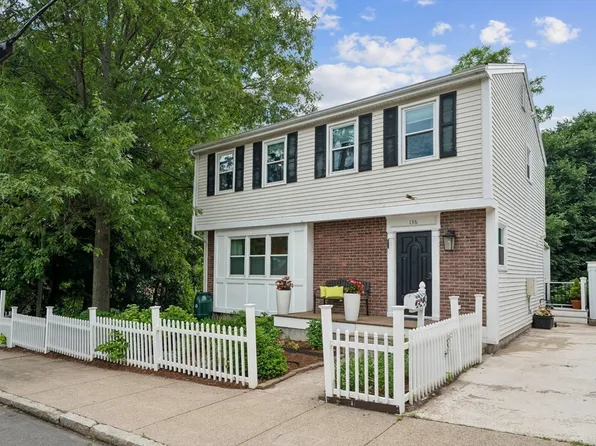 136 Weld St, West Roxbury, MA 02132