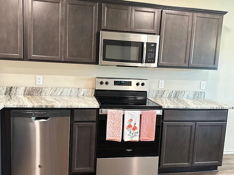 1914 Basil Ct — Photo 6