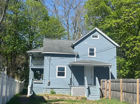 17 Woodbine St, Torrington, CT 06790