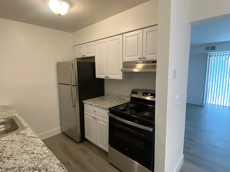 Washington Place Apartments — Photo 10