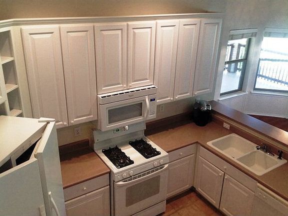 5th image of 212 E Creekview Dr