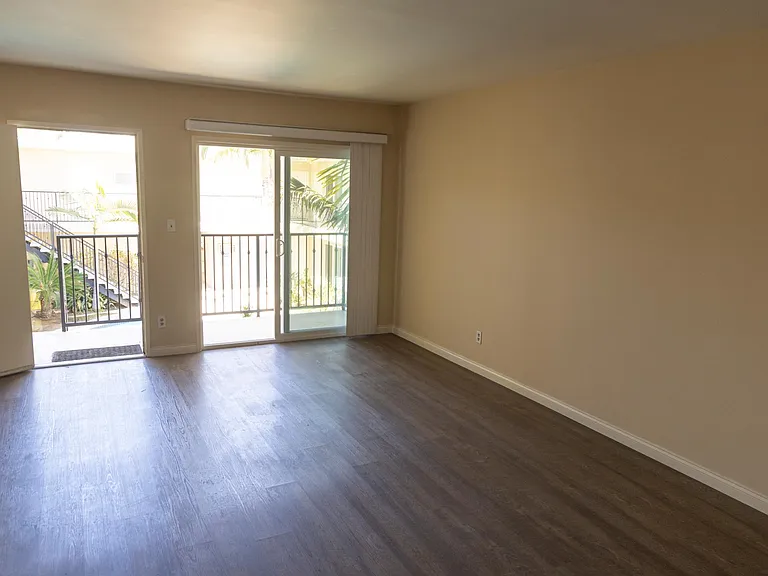 8740 Owensmouth Ave #14 — Photo 16