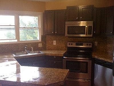 4th image of 223 Hillcrest Ln #B1