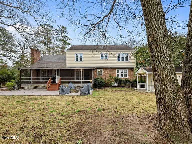 327 Plantation Dr — Photo 3