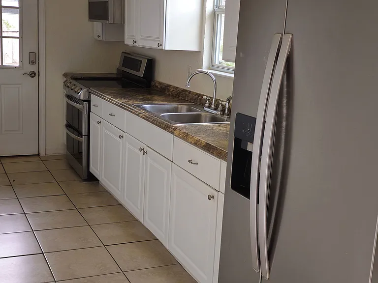 714 E Orange Ave #A — Photo 3