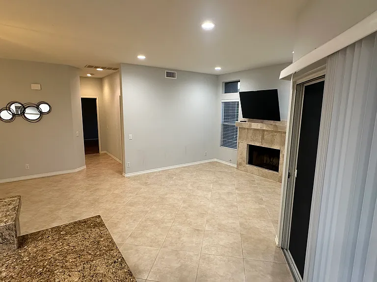 1327 S Country Glen Way — Photo 3