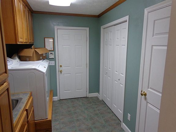 4th image of 1020 Willow Oaks Cir