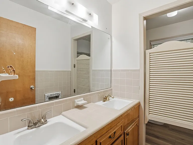 10240 Post Oak Dr — Photo 31