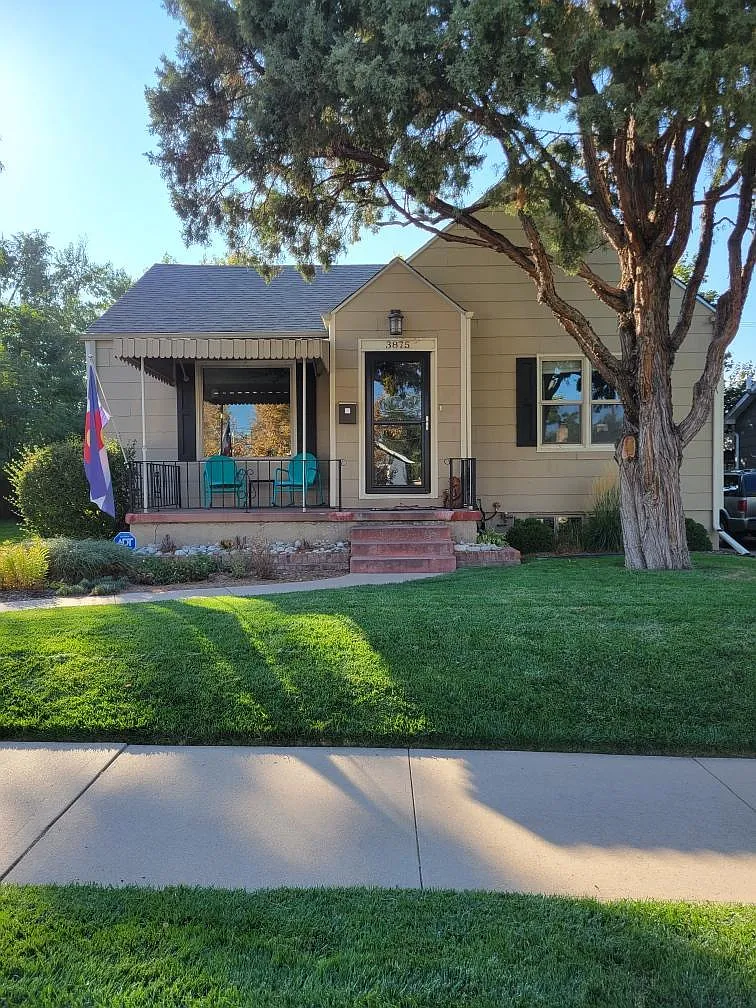 3875 S Lincoln St — Photo 2