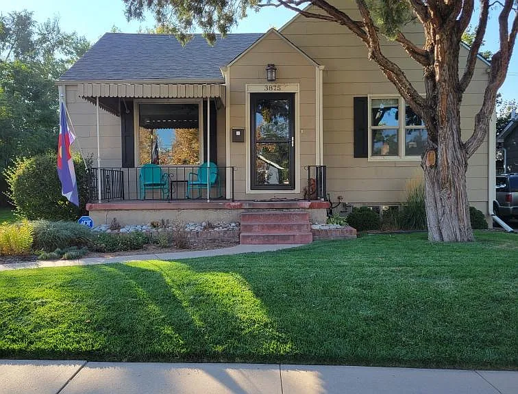 3875 S Lincoln St — Photo 2