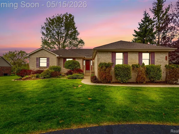 450 W Drahner Rd, Oxford, MI 48371