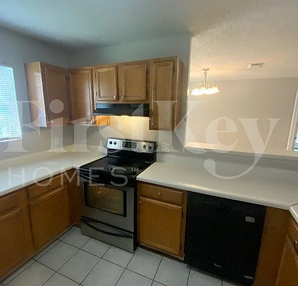 2347 Glencairn Ln SW — Photo 6