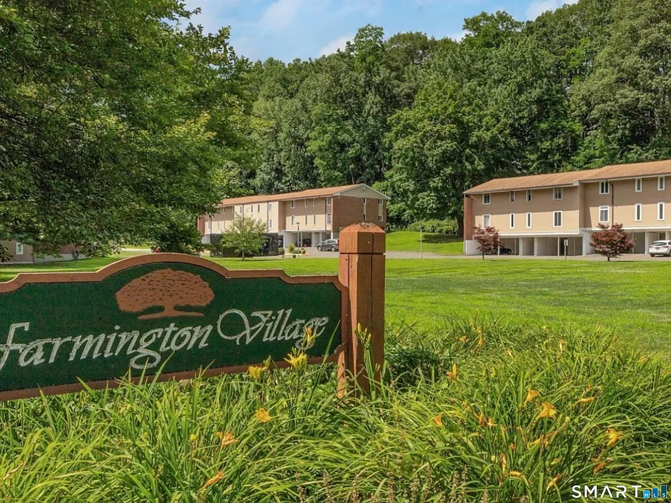 1634 Farmington Ave #2