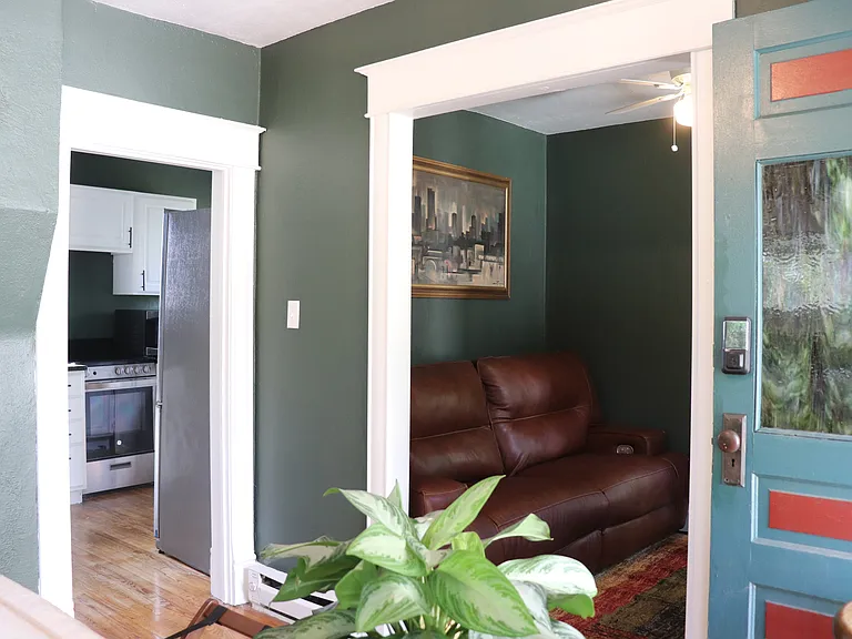 319 E Willamette Ave — Photo 11