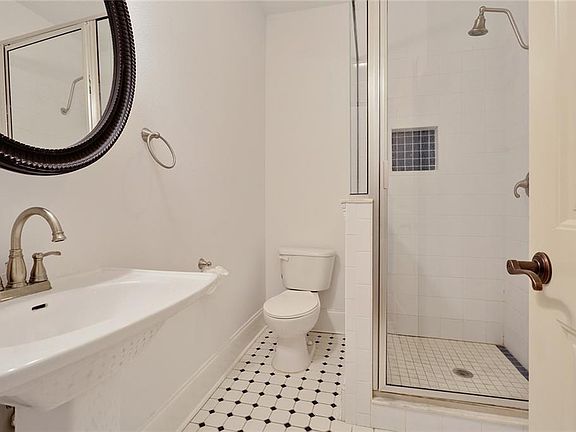 5th image of 3026-28 Upperline St