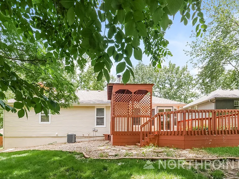 3901 SW 10th St — Photo 15