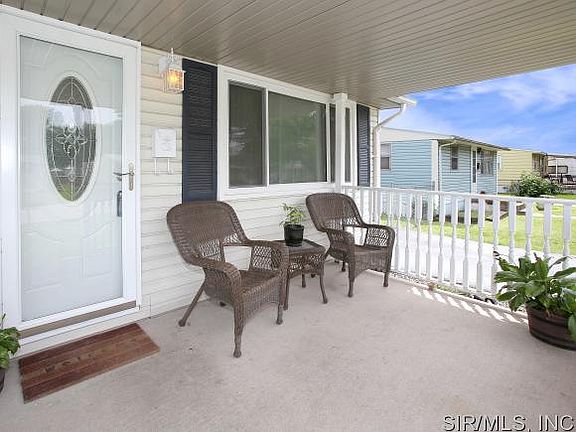 2nd image of 2160 Miracle Ave