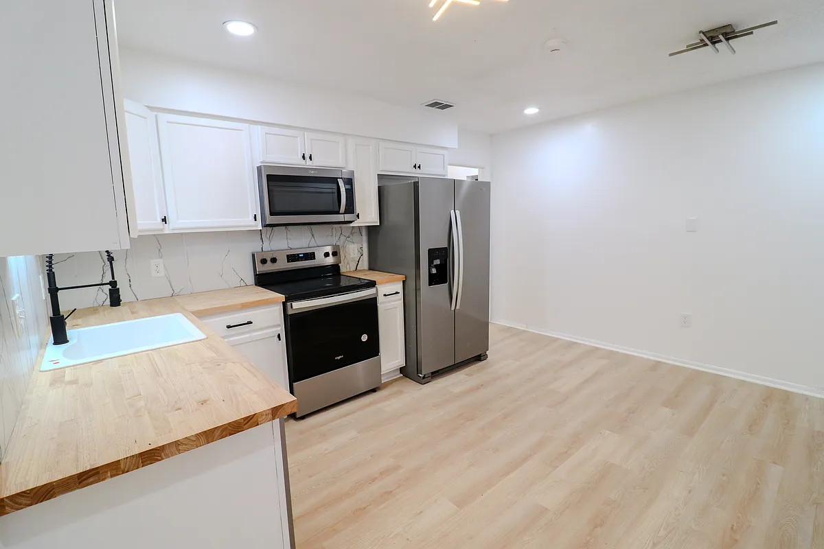 Building Photo - 106 Woodhouse Ln #B