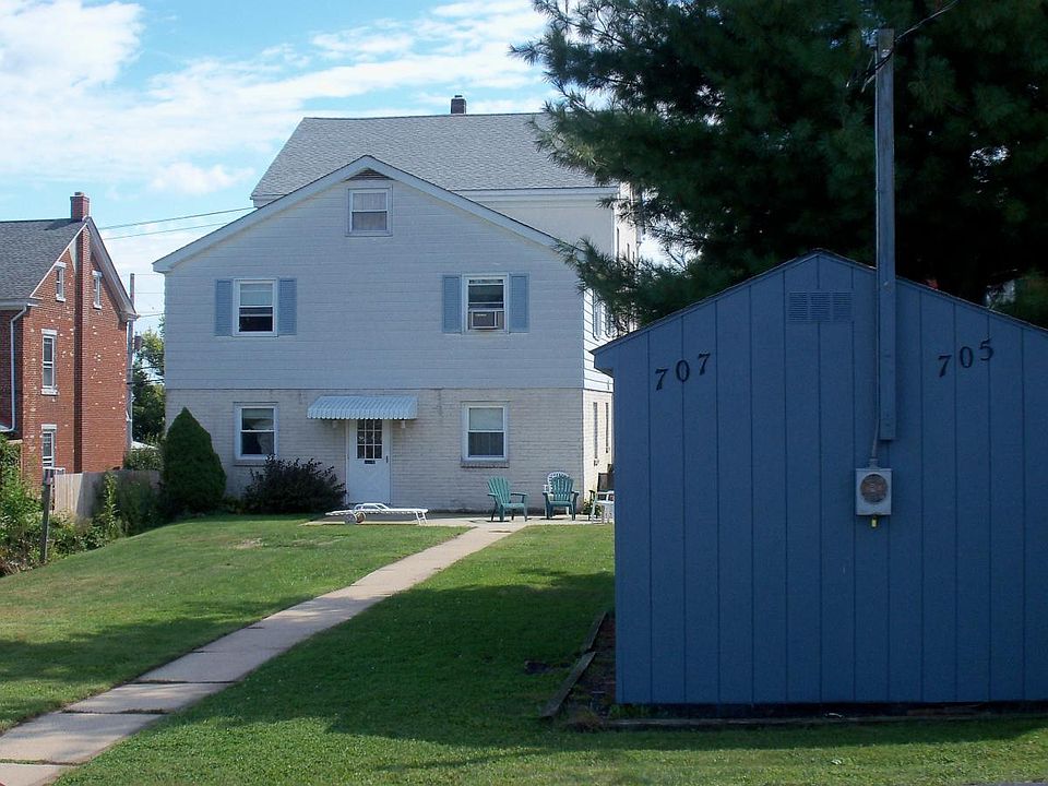 Entrance in rear