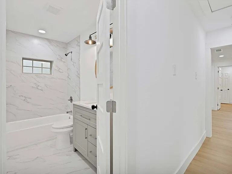 1520 Valley View St — Photo 11