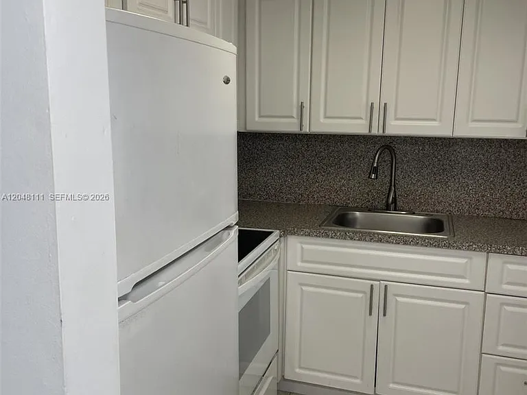 200 172nd St #210 — Photo 6