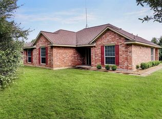 4388 Oak St, Sealy, TX 77474