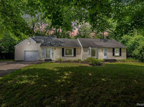 7024 Linden Rd, Swartz Creek, MI 48473