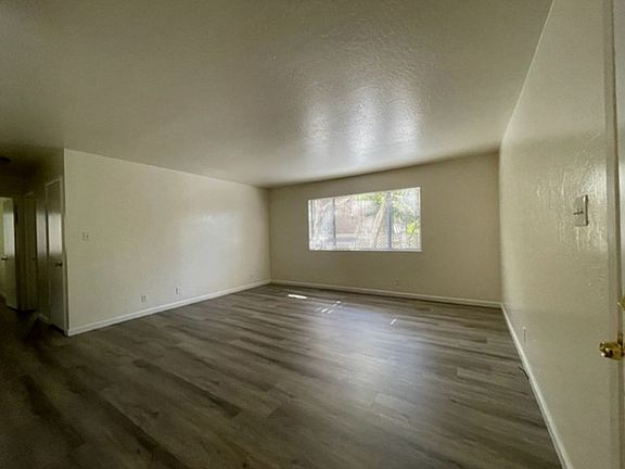 2nd image of 400 Stannage Ave APT B